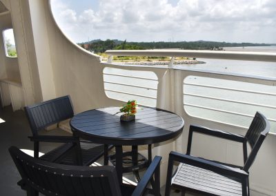 Doulos Phos, Cabins, Balcony