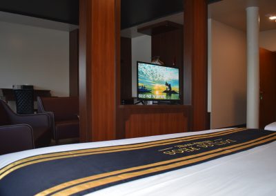 Doulos Phos, Cabins, Exec Suite (3)