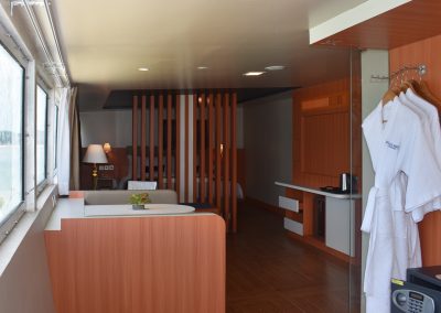 Doulos Phos, Cabins, Family Suite (1)