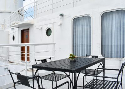 Doulos Phos, Cabins, Master Mariner (3)