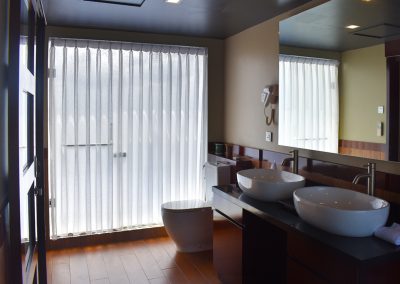 Doulos Phos, Cabins, Master Mariner (5)