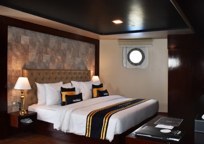 Doulos Phos, Cabins, Master Mariner (7)