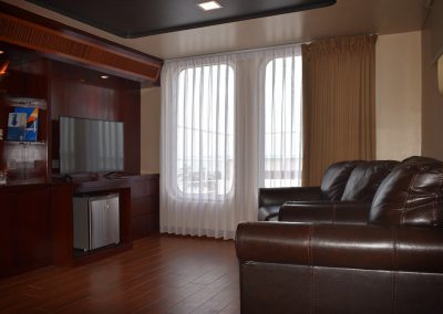 Doulos Phos, Cabins, Master Mariner (8)