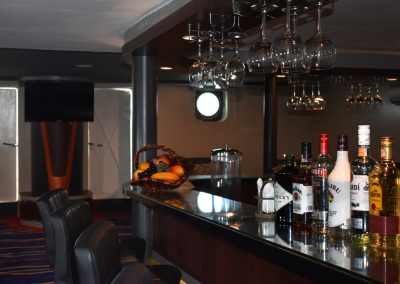 Doulos Phos, Club Lounge (4)
